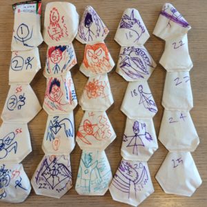 手作りアドベントカレンダーで！簡単オシャレなおうちクリスマスVERY