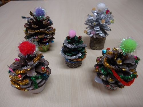 かんたん折り紙で作るクリスマスツリー壁面飾り 音声解説あり How to make an easy Christmas tree walldecoration with origami