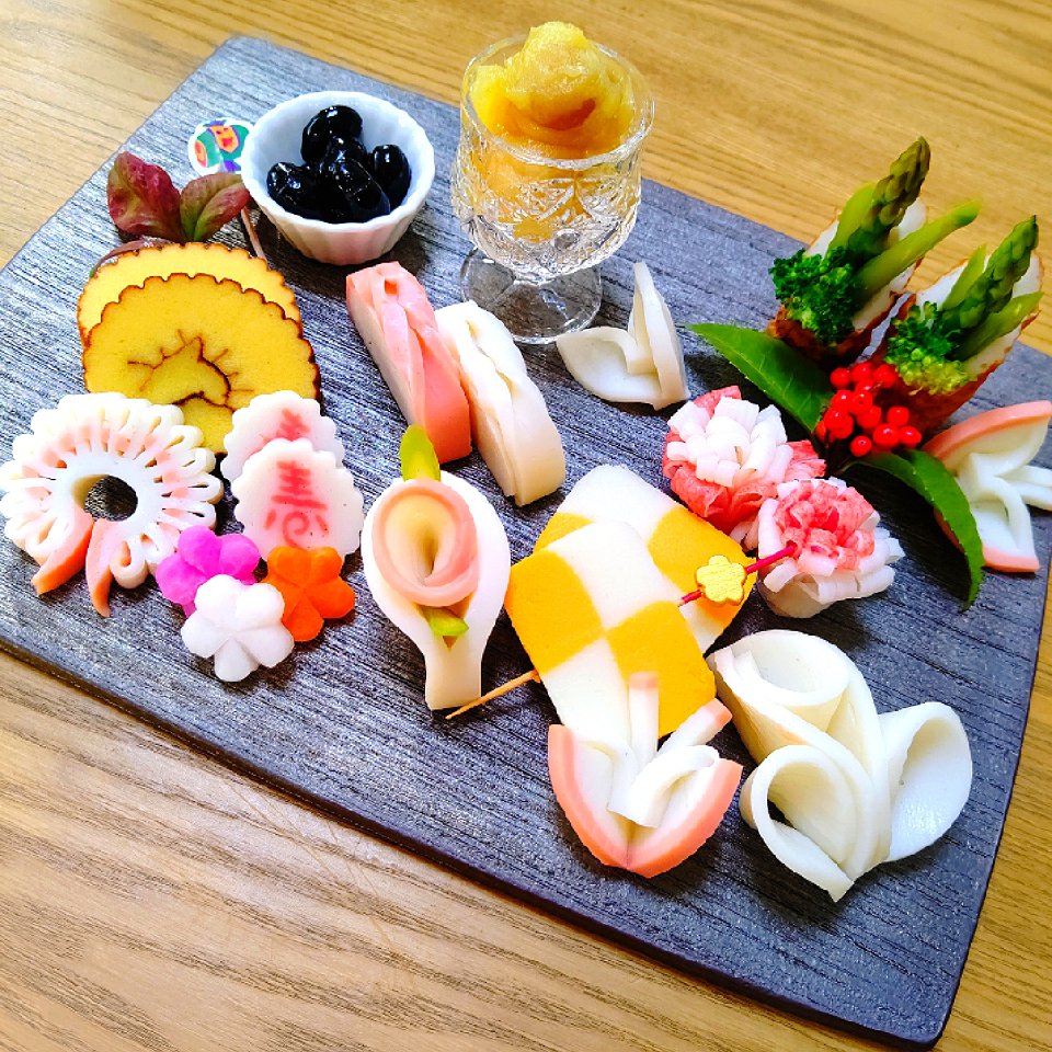 お正月のテーブルコーディネート術。「おせち×器」の美味しい関係を比べてみました♪キナリノ