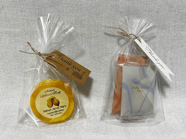 100均結婚式DIY ダイソーの木材にセリアのモリス柄！手作りに使える最新アイテム＆花嫁さんの実例9選みんなのウェディングニュース