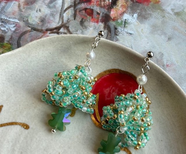 クリスマスツリーイヤリング BOX入りiichi 日々の暮らしを心地よくするハンドメイドやアンティークのマーケットプレイス