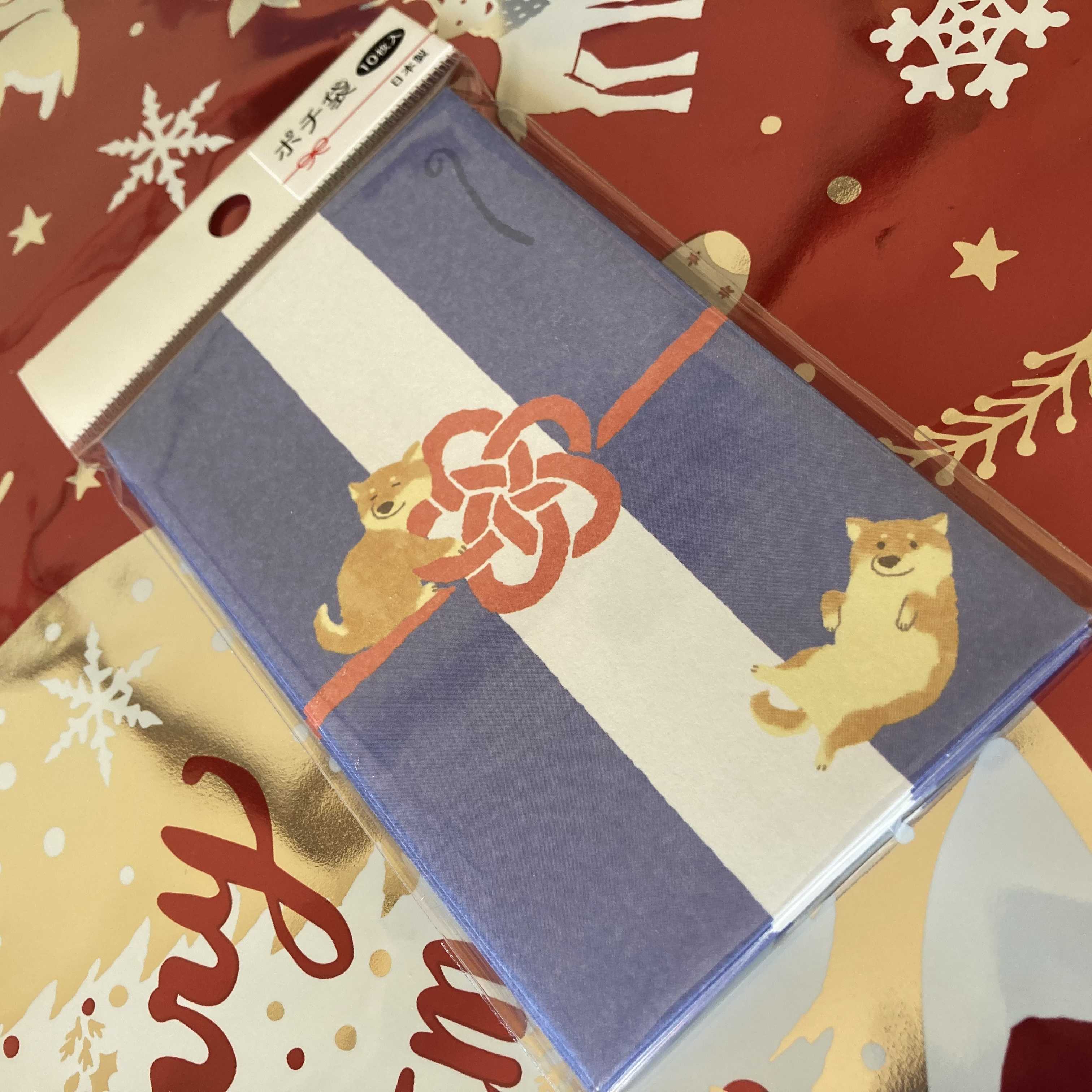 セリアのクリスマスラッピング袋やシール、カード、包装紙を調査