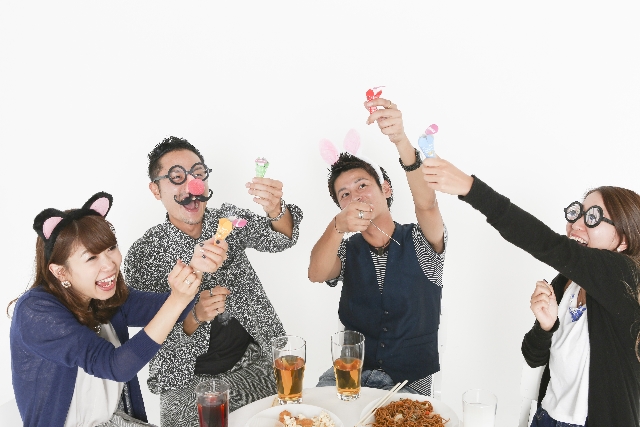 彼女の誕生日におしゃれな飾り付けがしたい。大人っぽい雰囲気や可愛い風船で部屋を飾ってサプライズするなら。ミツケヨ