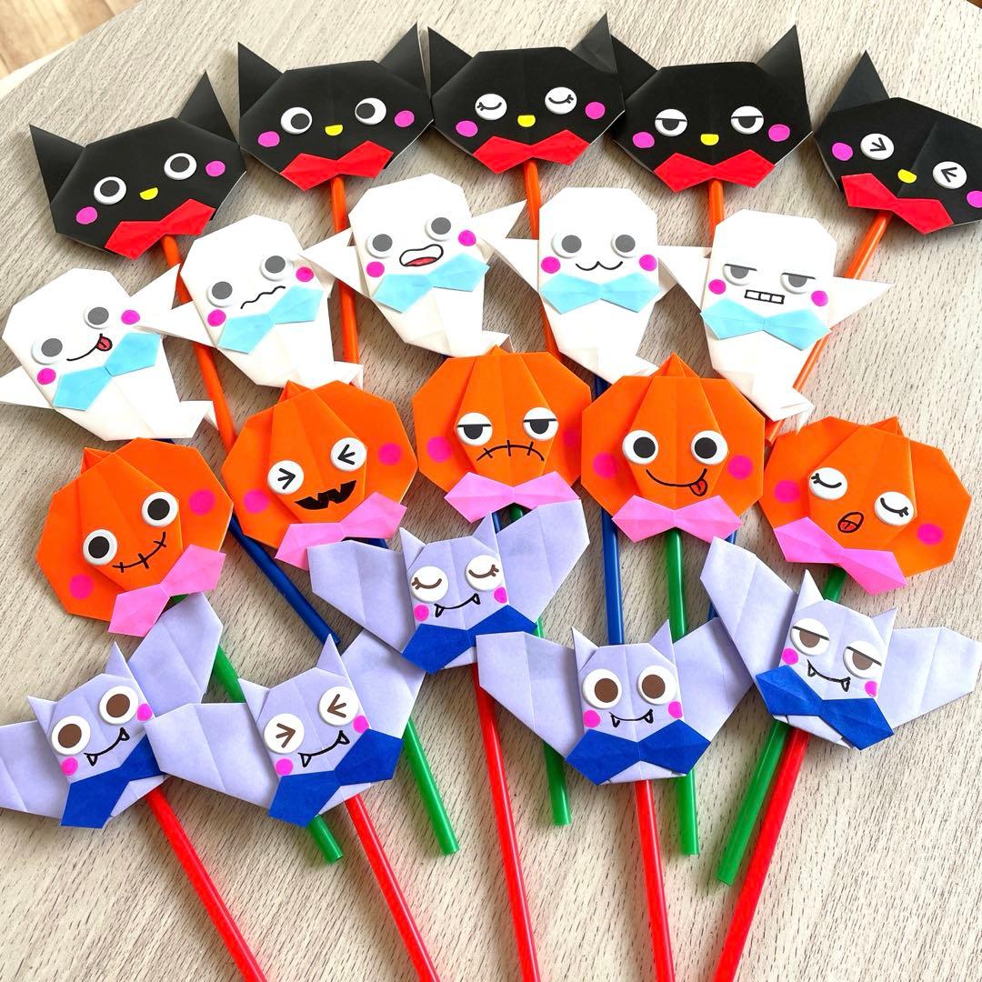 ○七夕製作🎋2○ 七夕の製作２種類め。全部で4種類あります🙆‍♀️ これは『お魚貝つなぎ』 お魚は折り紙を保育士が折って子供たちと一緒にハサミで切り絵をしました。女の子が多いクラスとっても上手にできました！途中でやめるのが初めは難しくてチョキンと全部いっ