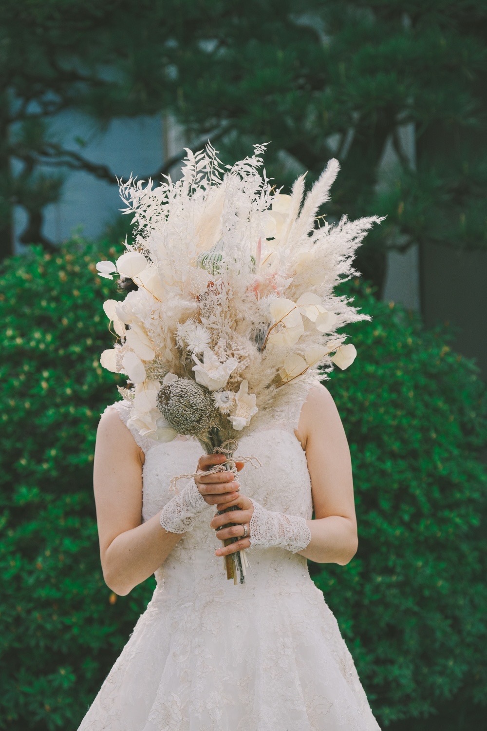 楽天市場 ドライフラワーブーケ ウェディング 花束 スワッグ 結婚式 披露宴 ブーケ ドライフラワー ウェディングブーケ バレンタインデー 記念日お祝い 母の日 : 良い種 良い苗 良い園芸のお店plum