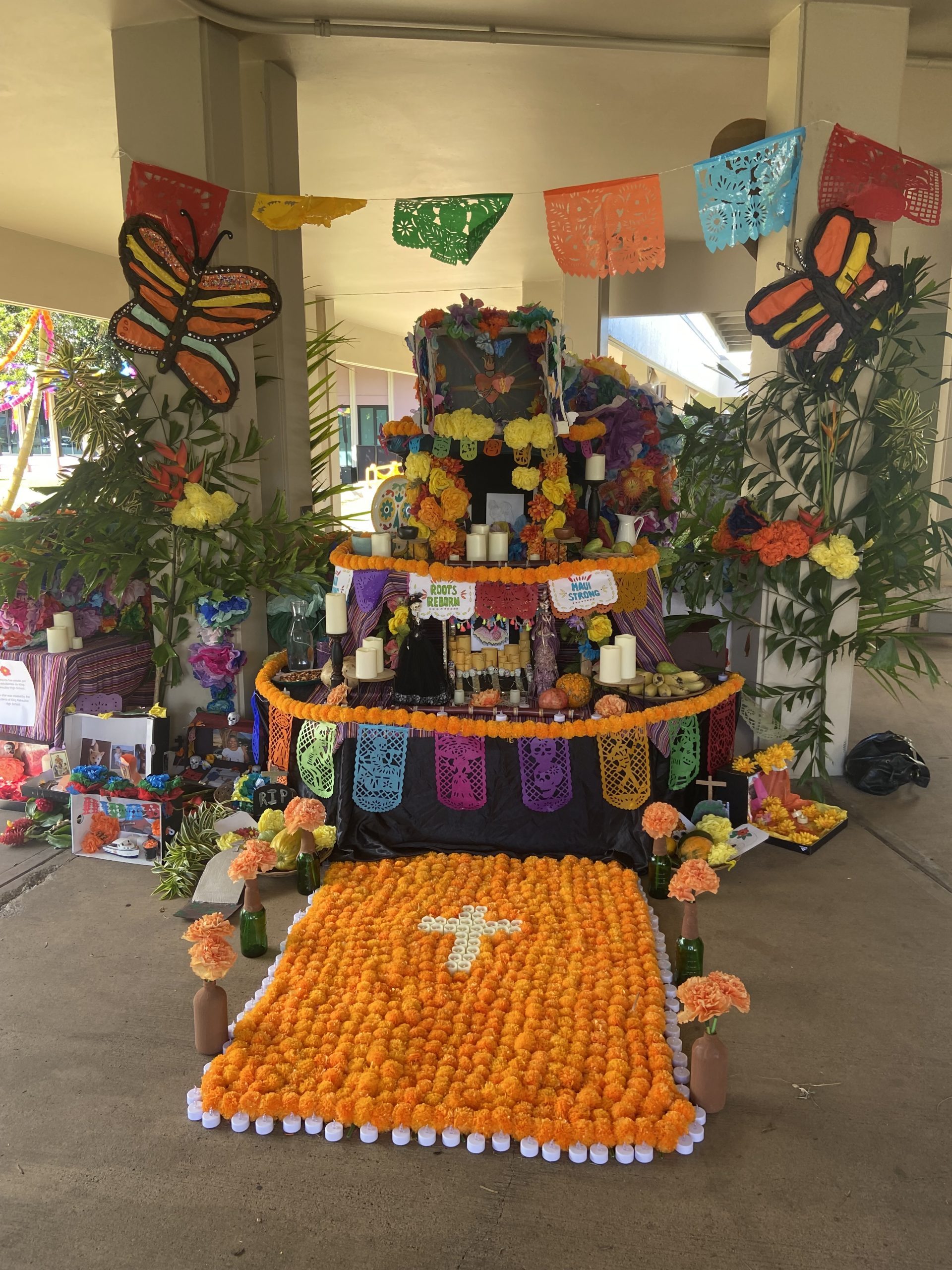 渋谷ストリームに登場する「死者の日」の祭壇前で一緒に写真とりませんか？目時裕美ブログ「Happy Drink Life」