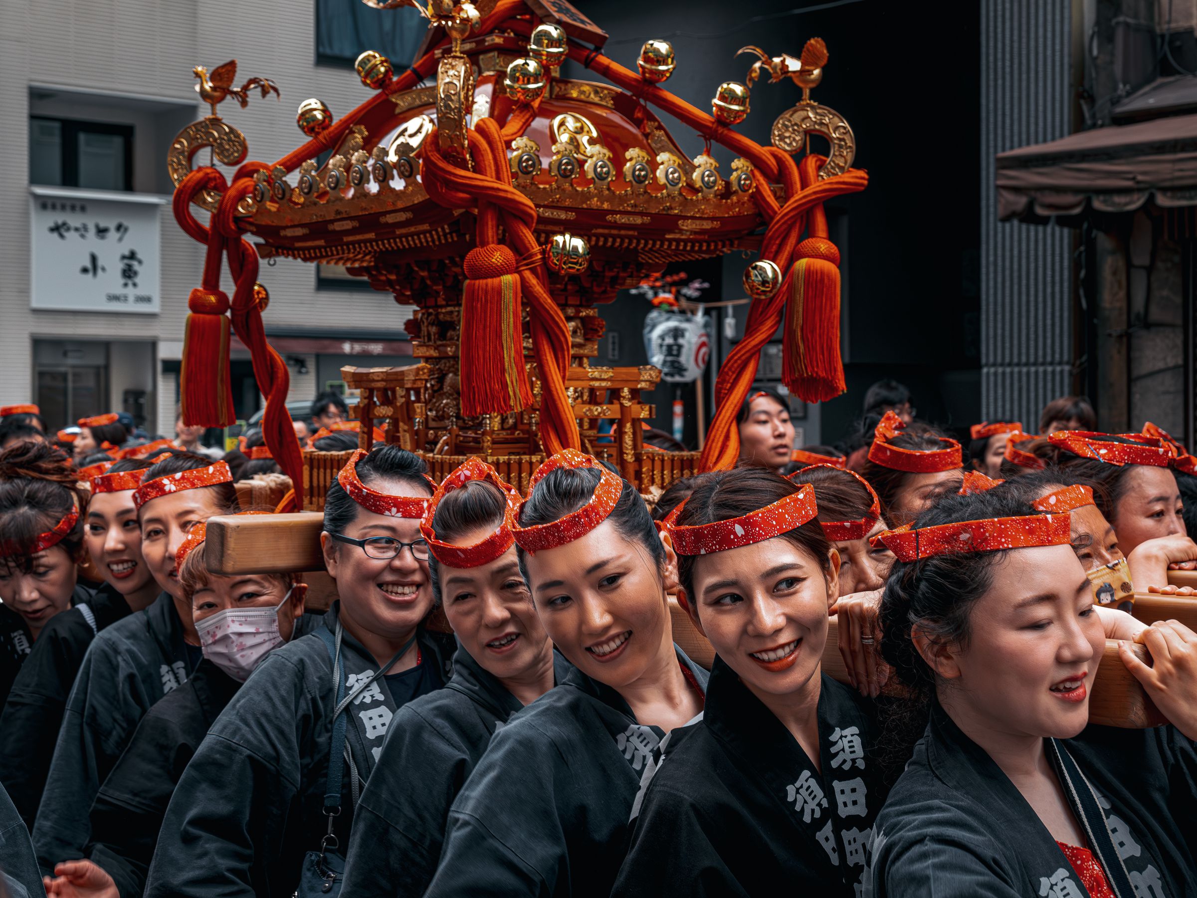 WEB東京民報Web東京民報 連載 東京わがまち 26 「藝祭」神輿 パレード東京が見える！東京を変える！週刊新聞『東京民報』のニュースサイトWeb東京民報ですWEB東京民報