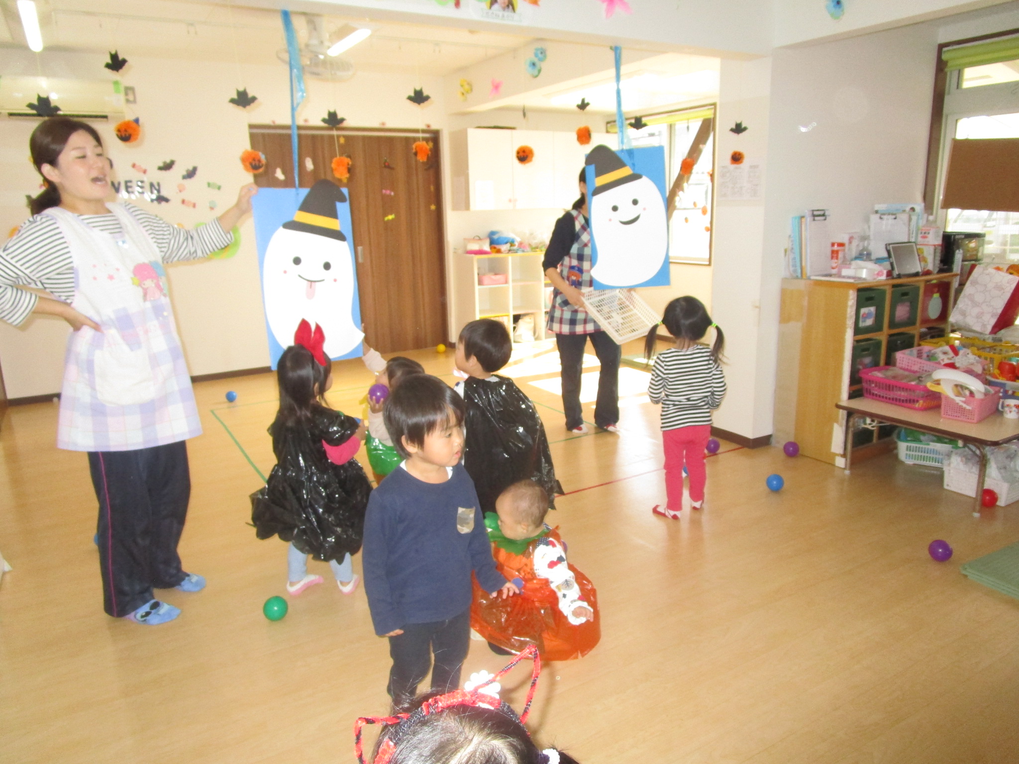 保育園で楽しめるハロウィンゲーム3選 0歳～5歳児向け保育士を応援する情報サイト 保育と暮らしをすこやかに ほいくらし