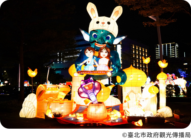 台湾各地でランタン祭り「天灯」１２００個、夜空彩る