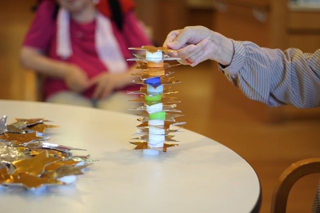 高齢者におすすめ！七夕がテーマの室内レクリエーション「天の川の戦い」明日の介護をもっと楽しく 介護のみらいラボ 公式