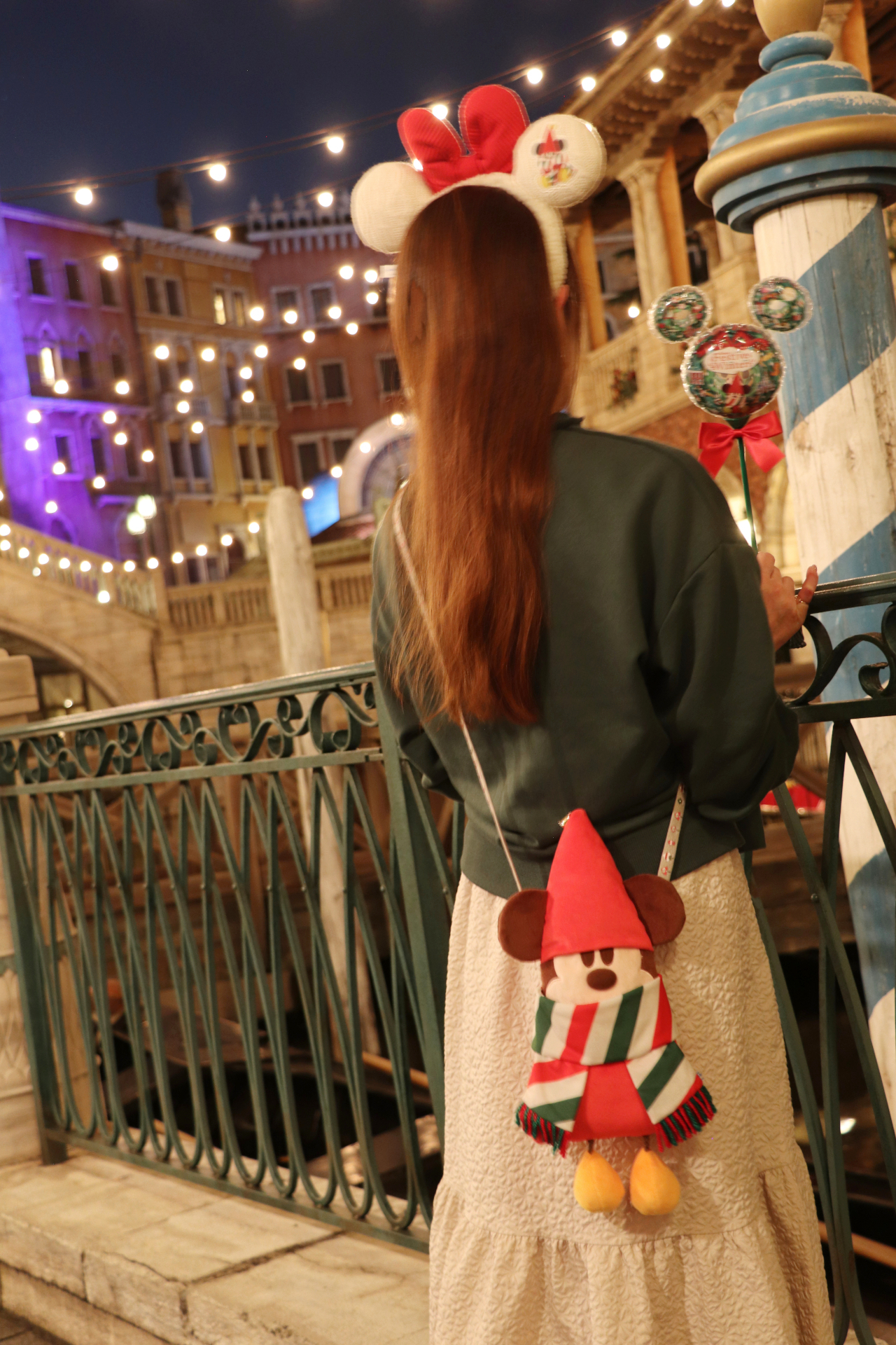 そーま おかちゃクリスマスディズニー🎄古着屋で見つけたオソロ風の服めちゃかわ！ 寒さ対策もバッチリで最高のクリスマスだった！ディズニーコーデカップルディズニーInstagram