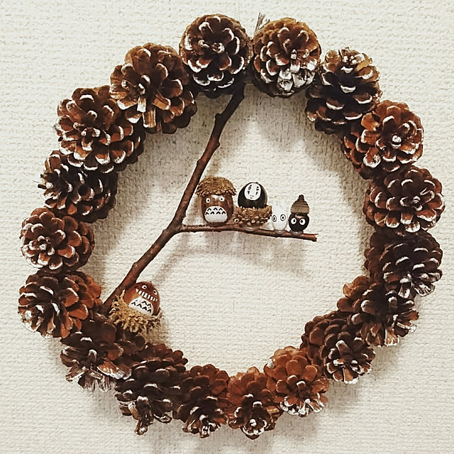 秋の飾りにぴったり「松ぼっくりリース」の作り方ELLE DECORエル・デコ