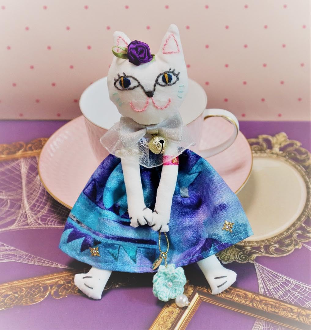 スターバックス「いたずら黒猫」主役の25年ハロウィングッズ、黒猫フィギュア付きタンブラーや立体マグ - ファッションプレス