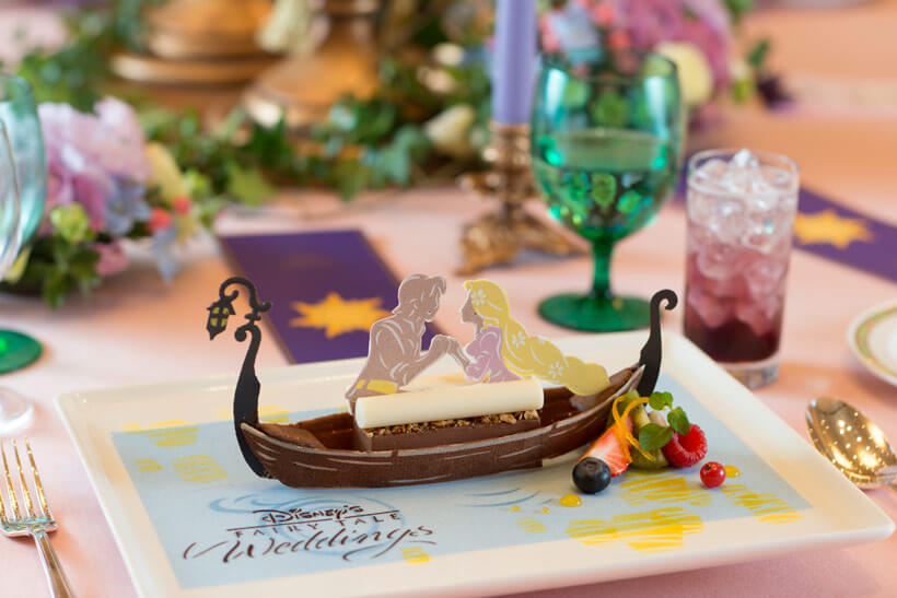 ウェルカムスペース🪄 . ディズニースペースは全て旦那作👦🏻 私達の好きなものを詰め込んだ。結婚式結婚式レポ花卒プレ花レコードゴープロサンドセレモニーピニャータドレス当てクイズ結婚式diyディズニーアマンダンヒルズアマンダン花嫁