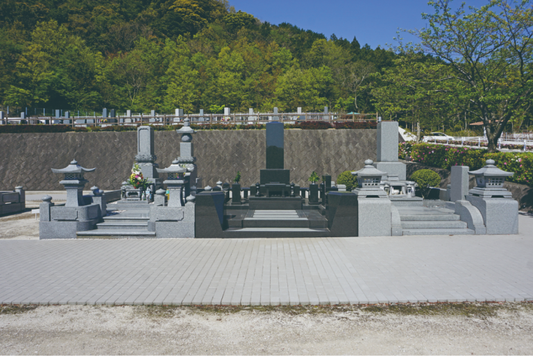 お墓参りの行きすぎはダメなの？手ぶらでの墓参りはマナー違反？暮らしループ