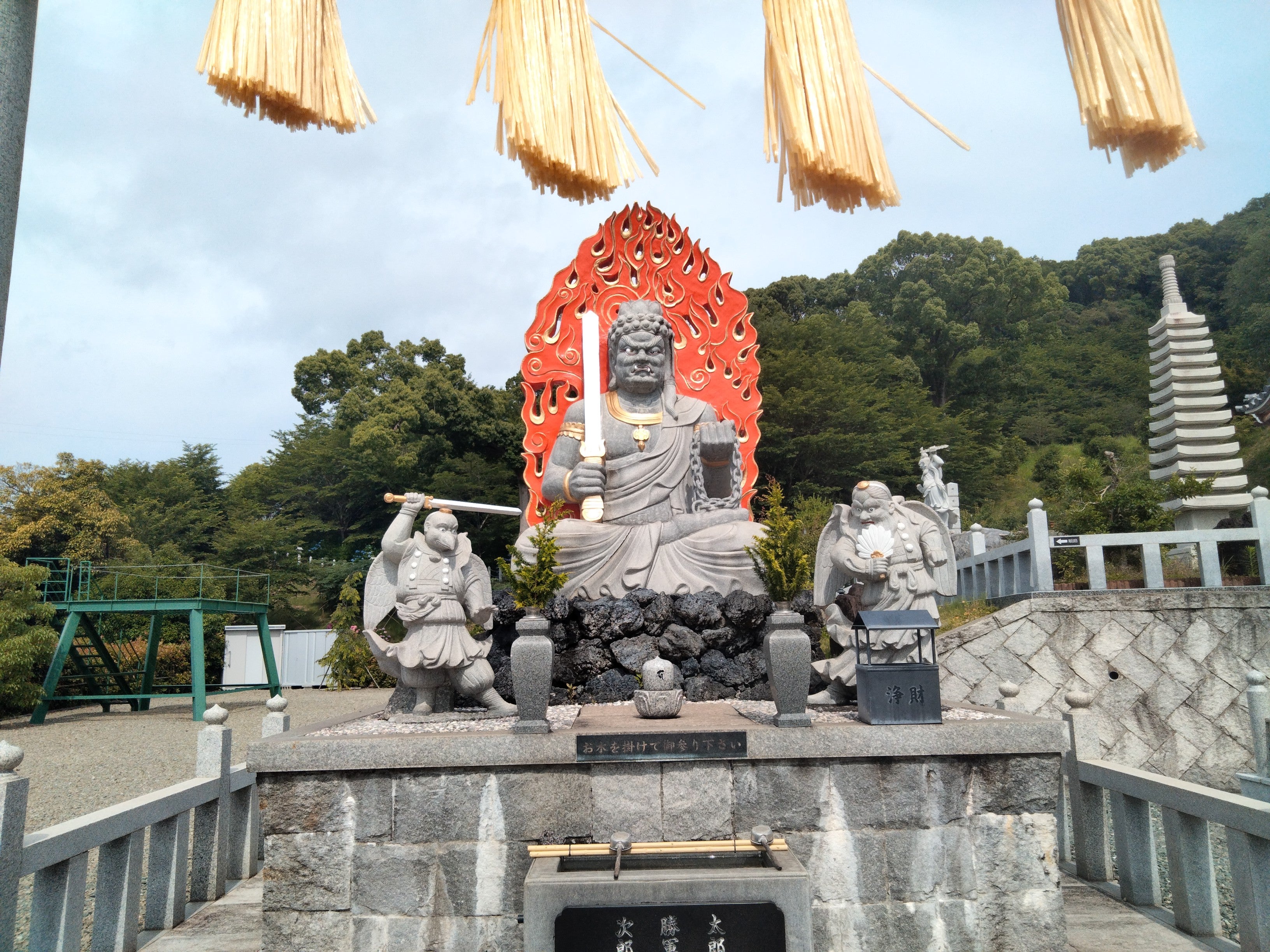 2025年版 葬儀のお布施～金額の相場、渡し方とタイミングのまとめ～