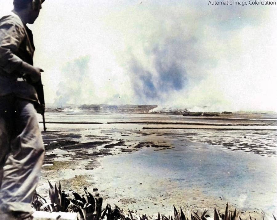 写真に記録された激動の沖縄史が、カラー化で鮮やかによみがえる。ボーダーインク