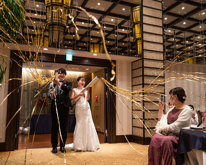 果実酒づくりでテーブルラウンド♪ 結婚式でゲスト参加型の演出を楽しもうマイナビウエディング プレミアムヴェニュ