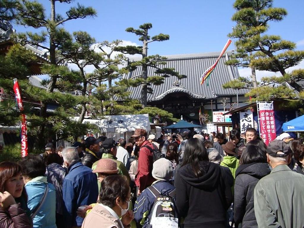 寝釈迦祭り 龍光寺ちはやふる 神代の国より
