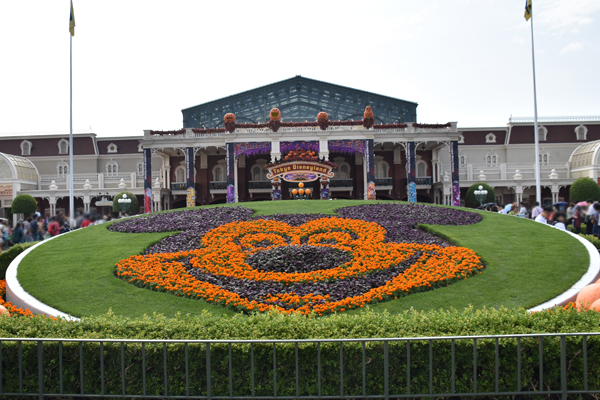 ディズニーランドハロウィーン・ワールドバザールのデコレーションをルポ♪