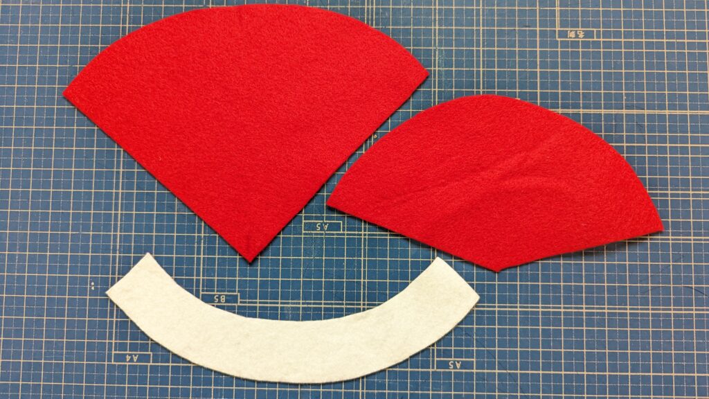 フェルトのころんとマスコット「おちびサンタとクリスマスツリー」作り方ぬくもり