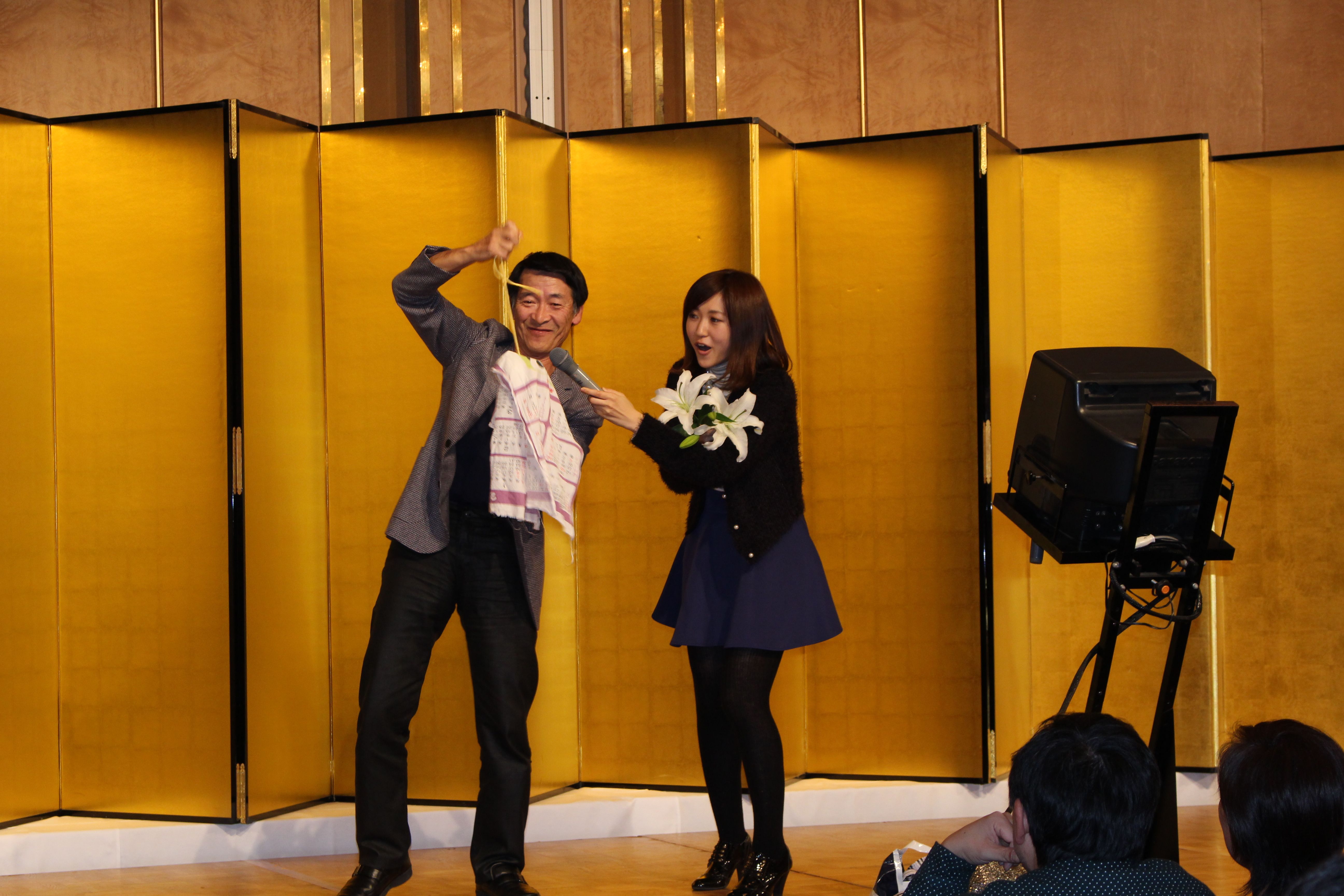 忘年会ホテル服装TikTok