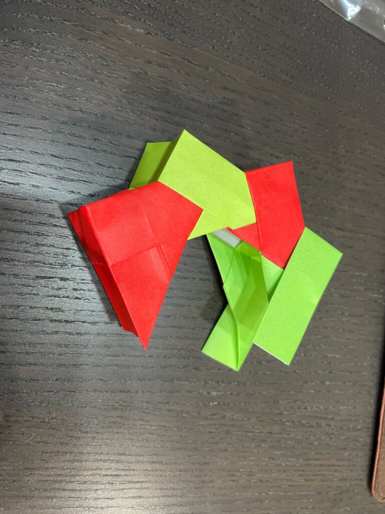 折り紙 八角形リース How to make origami「Octagonal wreath」. 音声解説