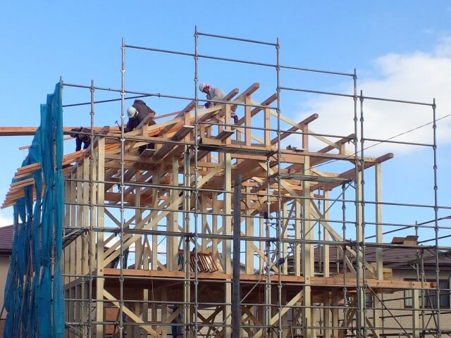 上棟式の祝儀袋に関する水引や表書きや名前の書き方を解説