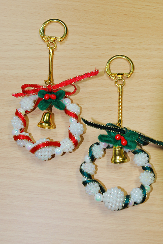 Amazonクリスマスビーズロープ付き 20 ミリメートル木製クラフトビーズジュエリー作成 キーホルダーチャームクリスマスオーナメントギフトラップデコレーション 通販