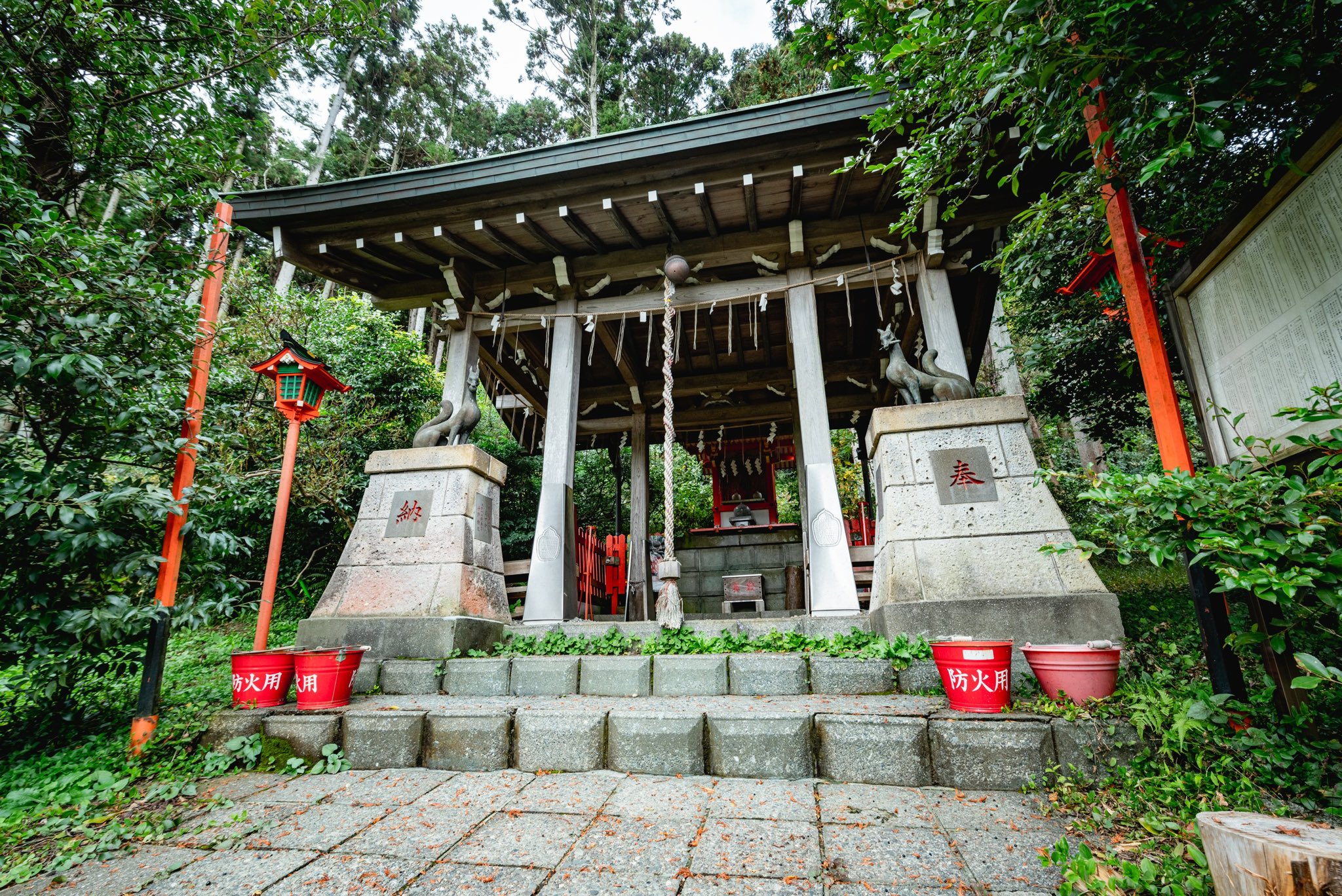 新作紹介 神社・仏閣シリーズ 神奈川県横須賀市 ツイッターでヤバイと評判の白赤稲荷神社Ruins Prowler 雷神's Ownd