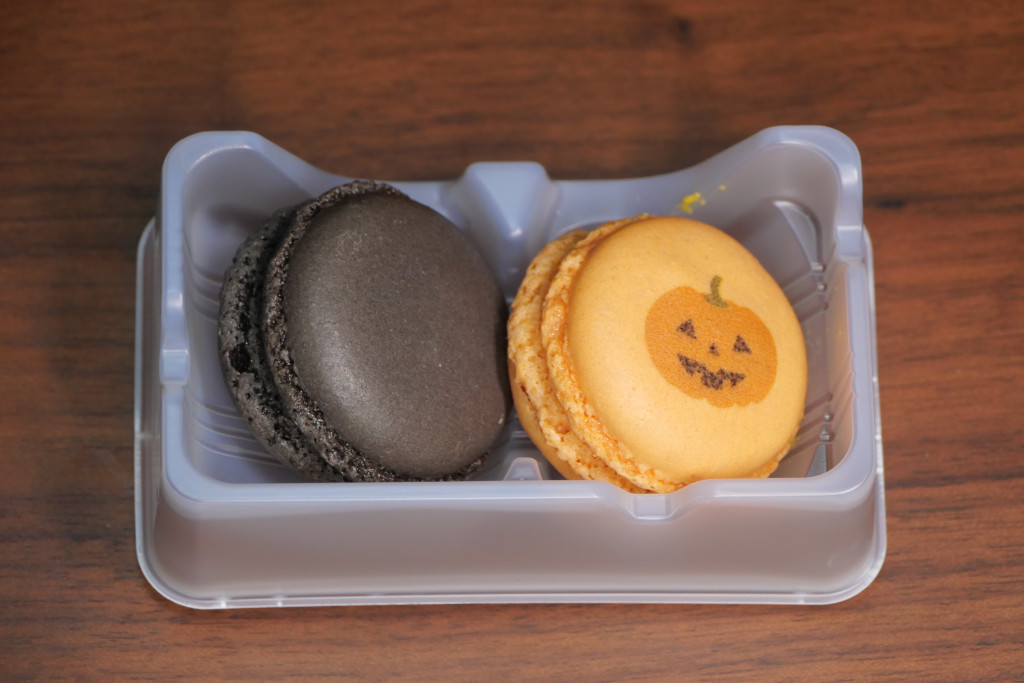 ピエールエルメ ハロウィンのマカロンと精霊が動き出す特別なパッケージuramadoわが家のコトモノ