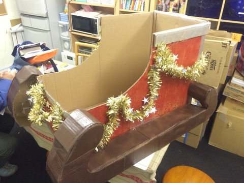 DIY Make a Cardboard Christmas Sled ダンボール工作 クリスマスのソリ - YouTube
