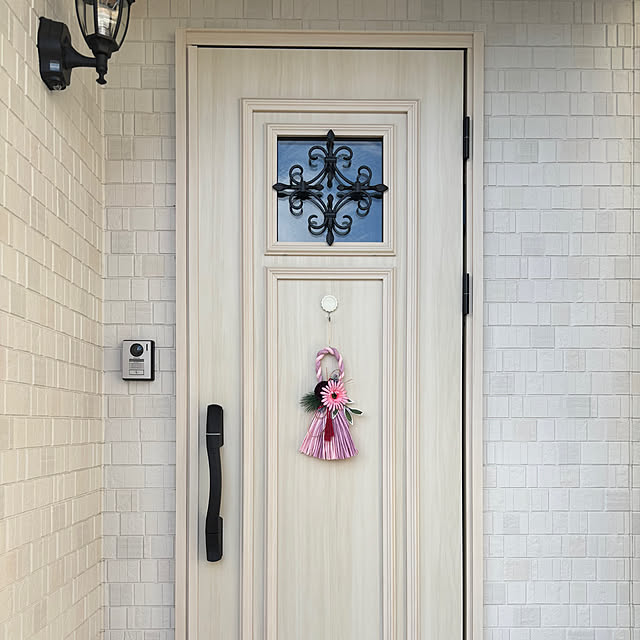 正月飾りの玄関への付け方や位置は? 玄関ドアに飾るおすすめしめ飾りも紹介イエコレクション iecolleインテリア、雑貨情報が満載のWEBメディア