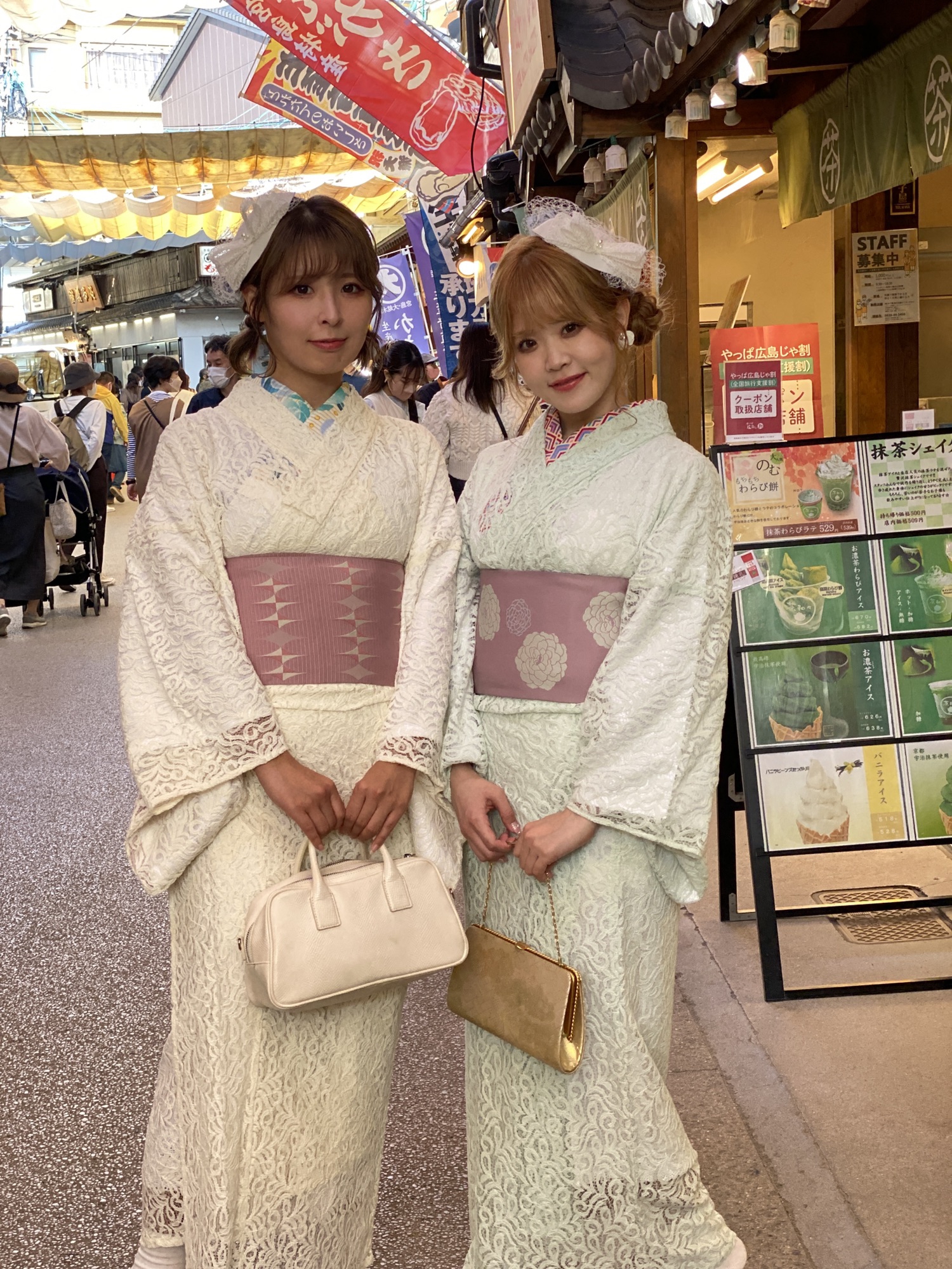 男性の浴衣は、広島にちなんで鯉の浴衣なんです。traveljapanphotoweddiogmiyajimakomachihiroshimamiyajimaislanditsukushimashrinetorigate宮島宮島着物レンタル広島着物 レンタル卒業旅行七五三着物レンタル広島浴衣レンタル広島旅行広島