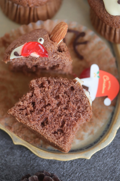 vivianさんの「トナカイのチョコクリームカップケーキ」, ミックス粉を使った簡単カップケーキをトナカイにアレンジ😊✨,お家でのクリスマスパーティーにいかがですか？🎄, 🔥紹介中のアイテムが12月17日まで10%OFF🔥, レシピはこちら➡https:bit.ly 3qHs4K4cottaFacebook