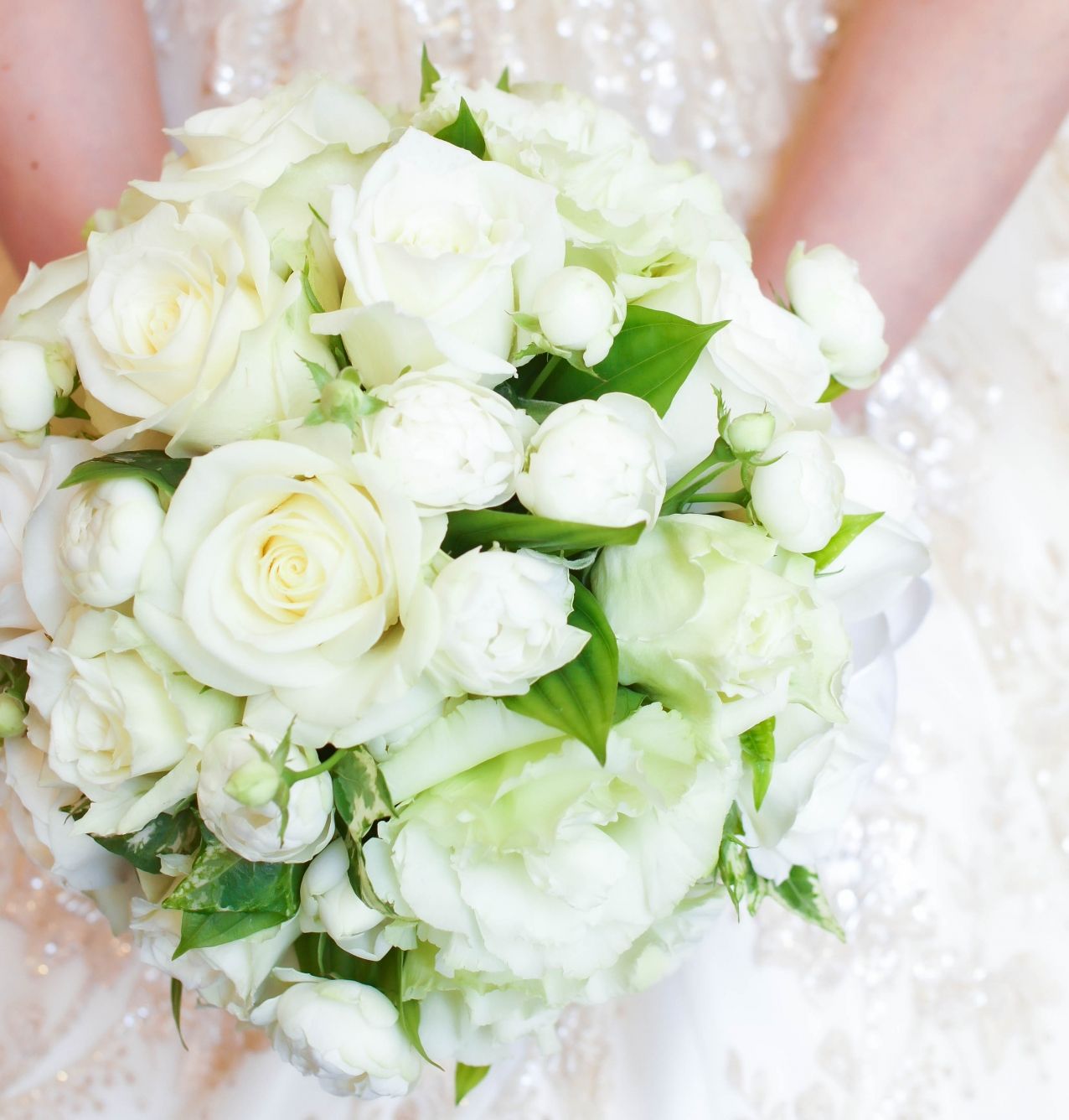 ウエディングブーケの費用相場種類や形の選び方結婚式場の選び方