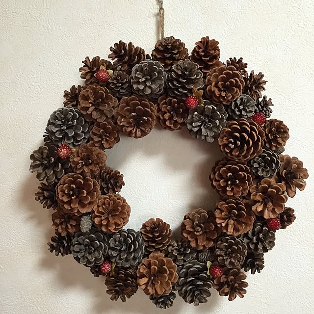 まつぼっくりのナチュラルリースゴールド クリスマス ウォールデコ 飾り ナチュラルインテリア 北欧 雑貨屋雑貨店 Pushuke.powered by BASE