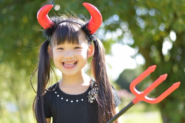 手作りハロウィングッズ １枚着るだけで仮装が完成！とんがりフードの魔女マントの作り方nunocoto fabric