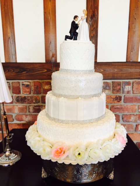 ◇ウェディングケーキ◇ザ・サーフ オーシャンテラス千葉県 稲毛海浜公園・検見川浜の結婚式場・ゲストハウス 公式