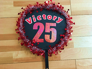 体育祭のうちわを手作りする方法！デザインやアイデアを紹介横断幕・懸垂幕キング株式会社イタミアート