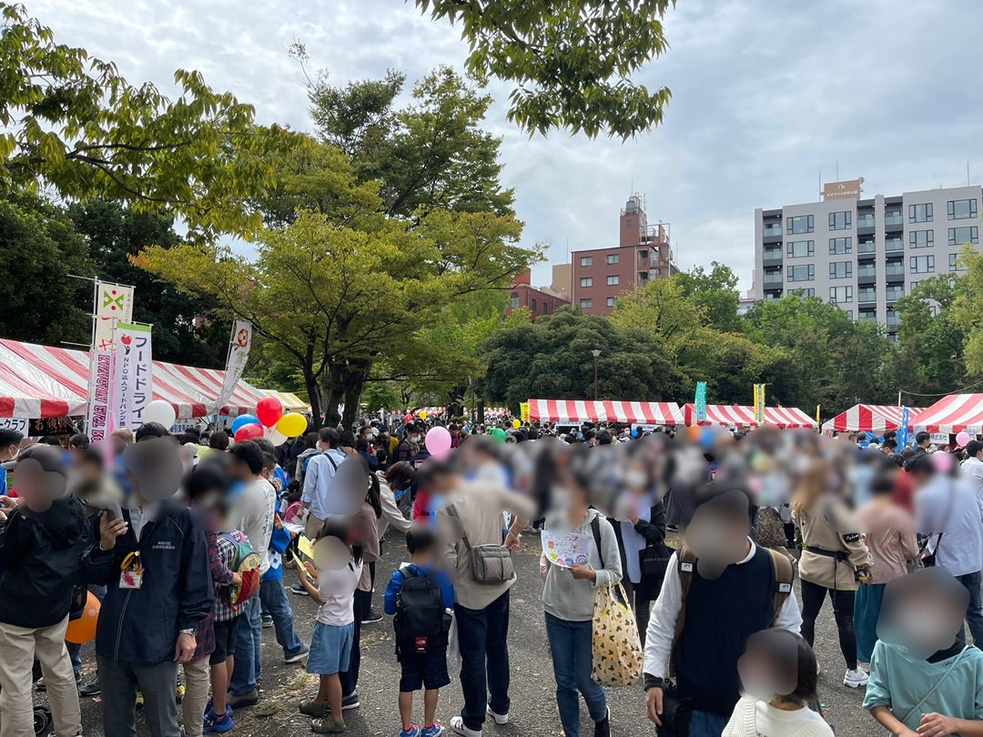 7月27日 土 🌻🎐 ＼反町保育園の夏祭りに参加しませんか？ヨーヨーやボールコロコロ遊び、涼しいお部屋でくつろぐコーナーを準備しています♪浴衣や甚平をお持ちの方はぜひ着て、お祭りの雰囲気を味わいましょう！先着１０家庭となります。 参加の応募お待ちしてい
