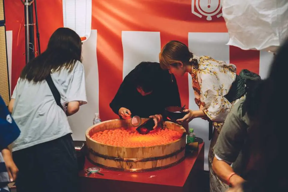 願いを込めた6,000個のLEDスカイランタンが夜空を照らす七夕祭 大阪・淀川で7 7～8に開催！大塚 愛も登場！スターリーナイトカンパニ