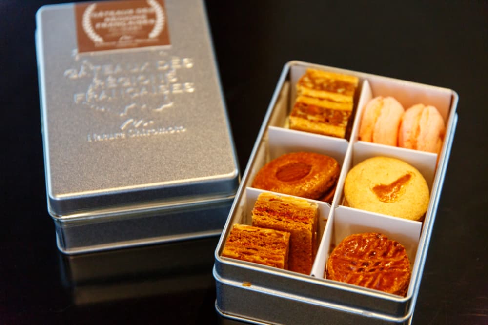 京都のドーナツ専門店が作るかわいいドーナツ形のクッキー缶 思わずジャケ買い！な手土産 vol.52 - おいしいマルシェ powered byおとりよせネット