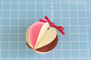 画用紙で立体クリスマスツリーと飾りの簡単な作り方４選 おしゃれ- 情報色々ドットコム