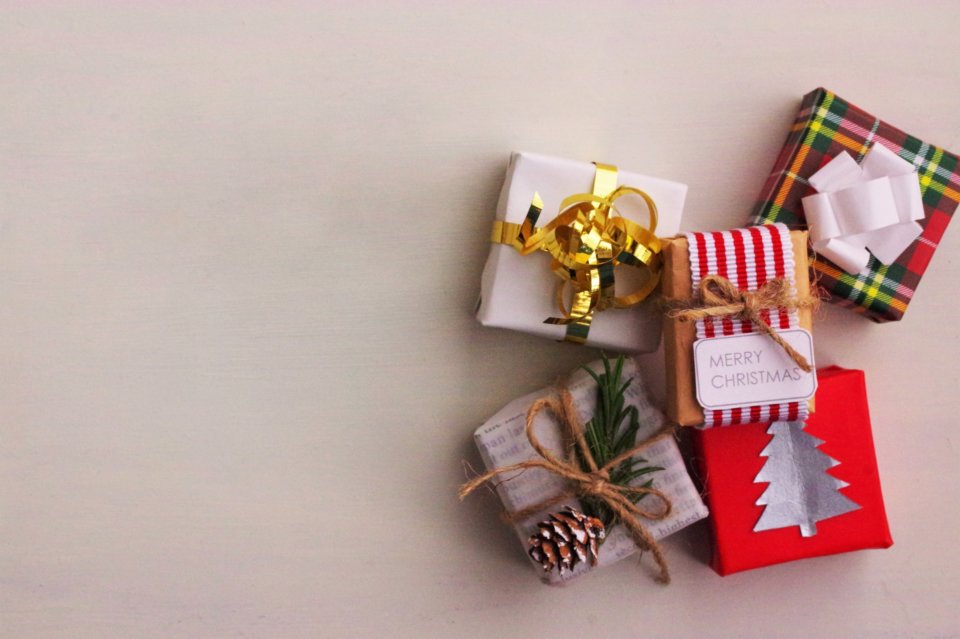 予算3000円で選ぶプレゼント交換におすすめのギフト30選。友達や恋人、家族へのクリスマスプレゼントにも◎MOOD MARKIDEA ムードマークアイデア