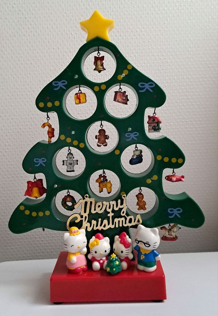 ハローキティ KTゴーランドツリー クリスマス クイーンズスクエア横浜クリスマス2024「Hello Kitty Happy