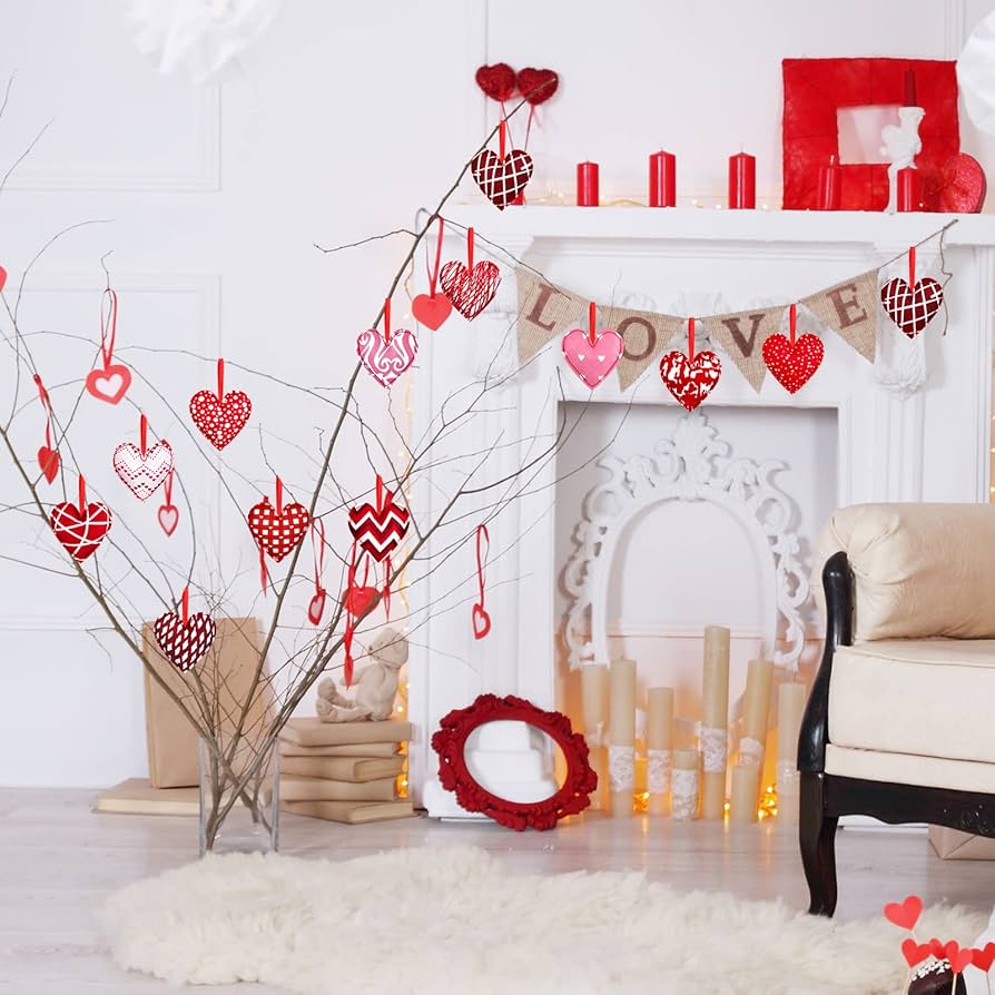 大切な人に想いを届けるバレンタイン♥ ギフトに添えるグリーティングカードや ラッピングを手作りしてみるのもステキです✨可愛らしいハートモチーフのインテリアもありますよ♡ ▷ご購入は👜をタップ オンラインショップヘアクセスできます。 詳細はプロフィール欄の