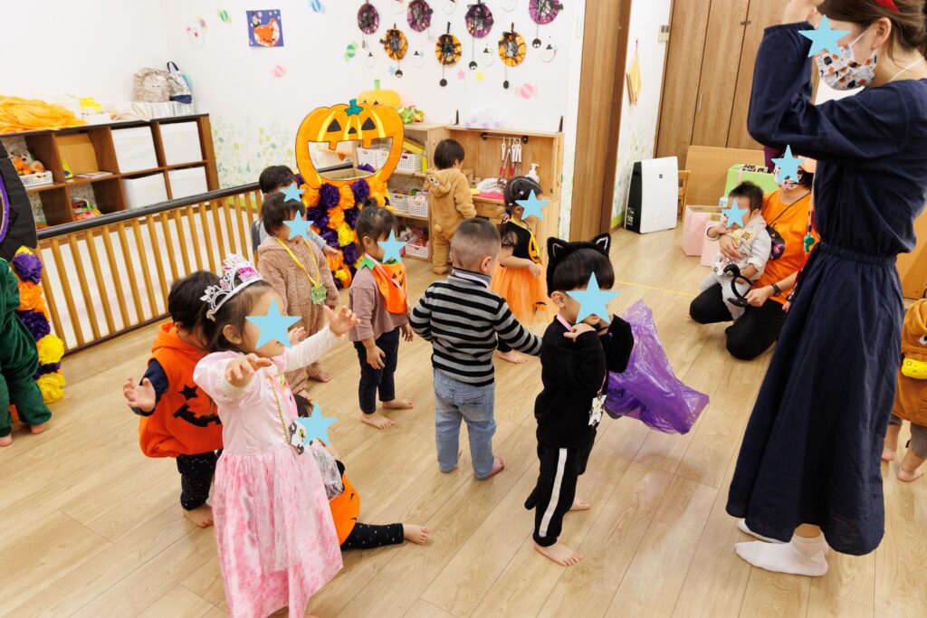 Amazon.co.jp: ハロウィン ぜんまい おもちゃ 子供、ハロウィン おもちゃ こども ぜんまい式おもちゃ、セット 仕掛け 玩具 置物 景品ゼンマイ式おもちゃ 仕掛け ハロウィン 飾り 飾り付け 装飾 パーティー グッズ プレゼント ケース入り : おもちゃ