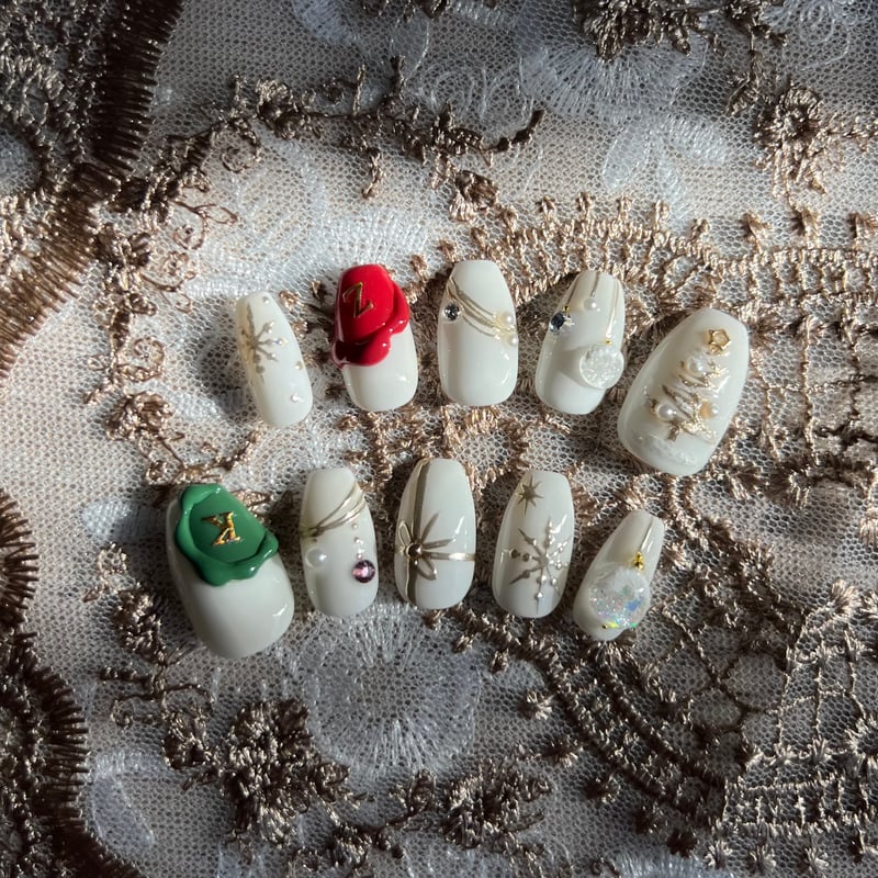 no.496 大人のシンプルツリーネイル クリスマス ホワイトグラデ ブライダル デート ネイルチップ つけ爪大人ネイルチップ＊CHIARAnails通販 8167943Creema クリーマ