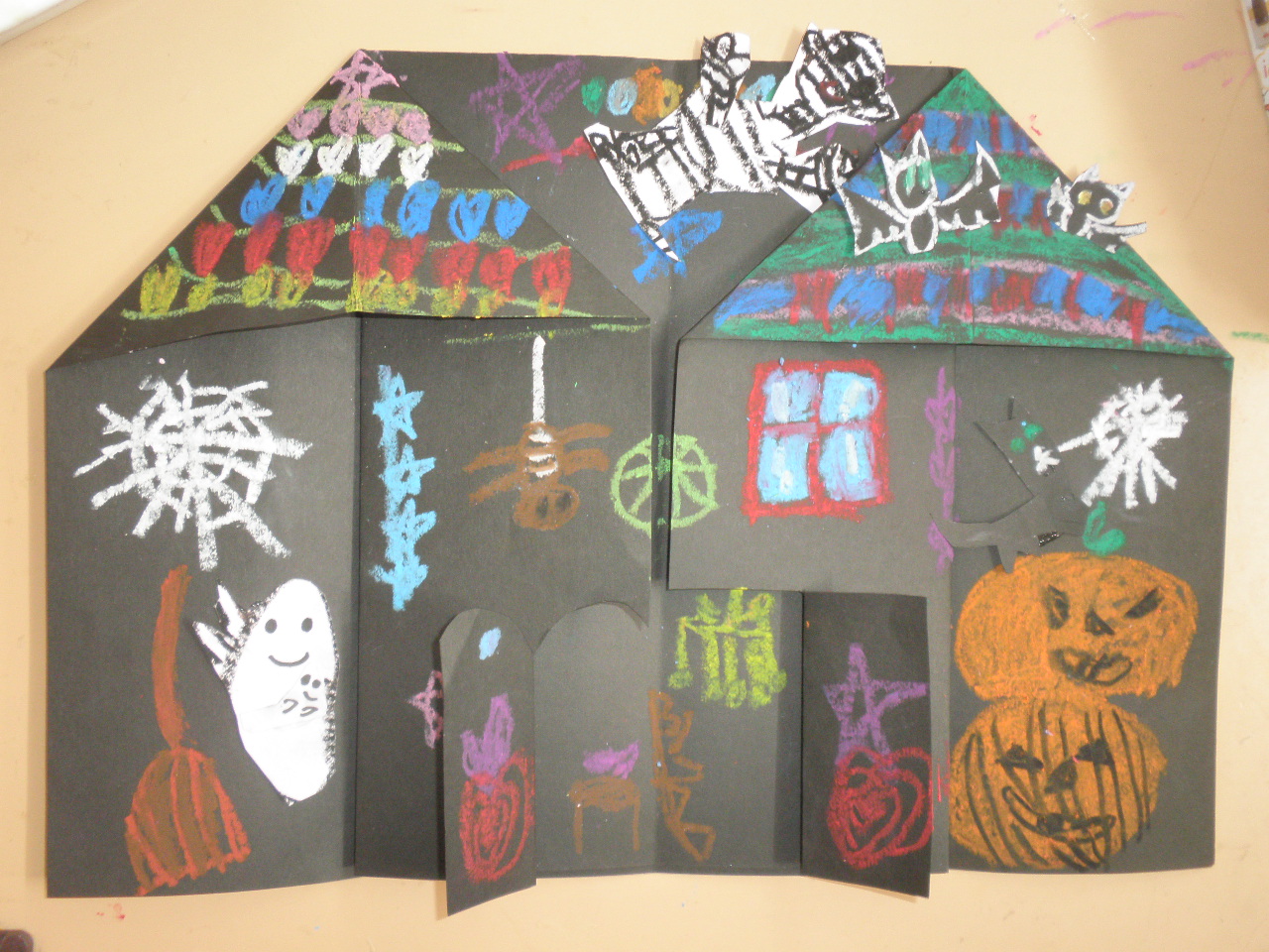 壁面装飾の製作年中組へいわようちえんブログ